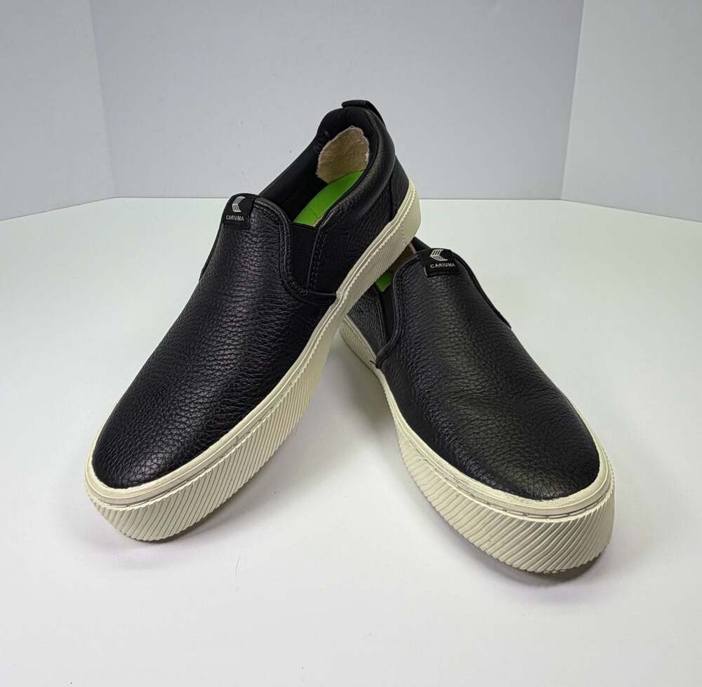 Cariuma Slip-On Black Premium Leather Sneakers Men's 8 Women's 9.5